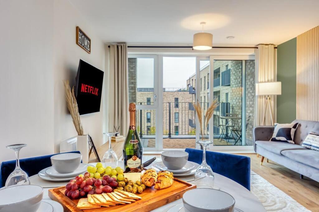 Beautiful Canal Side Apartment - City Centre - Balcony, Secure Parking, Self Check-In, Fast Wifi And Smart Tv With Sky Tv And Netflix By Yoko Property Milton Keynes Exterior foto