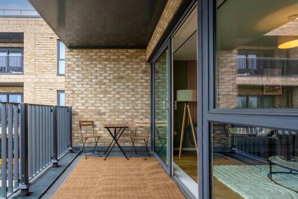 Beautiful Canal Side Apartment - City Centre - Balcony, Secure Parking, Self Check-In, Fast Wifi And Smart Tv With Sky Tv And Netflix By Yoko Property Milton Keynes Exterior foto