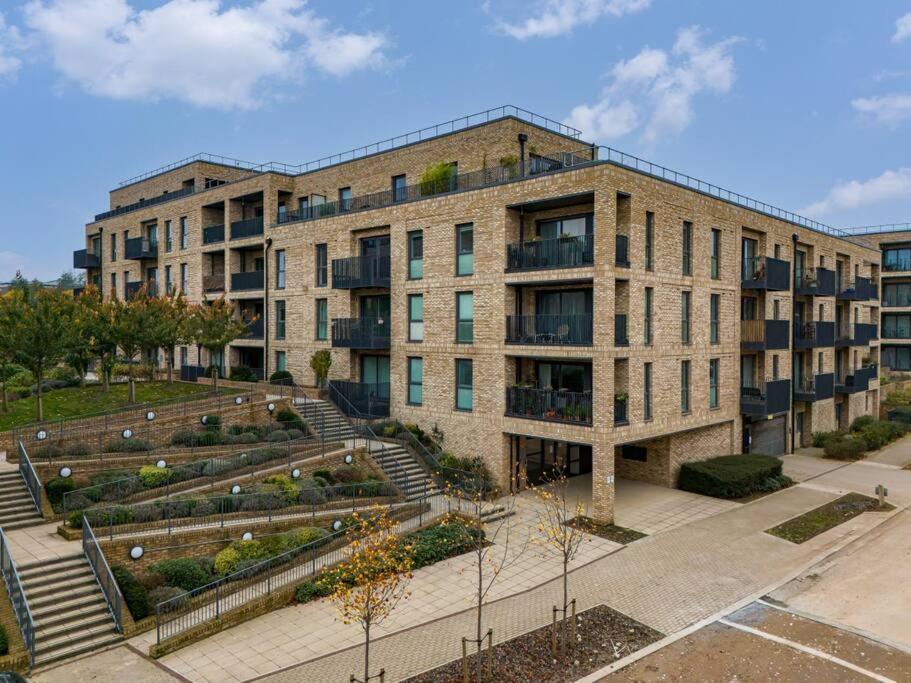 Beautiful Canal Side Apartment - City Centre - Balcony, Secure Parking, Self Check-In, Fast Wifi And Smart Tv With Sky Tv And Netflix By Yoko Property Milton Keynes Exterior foto