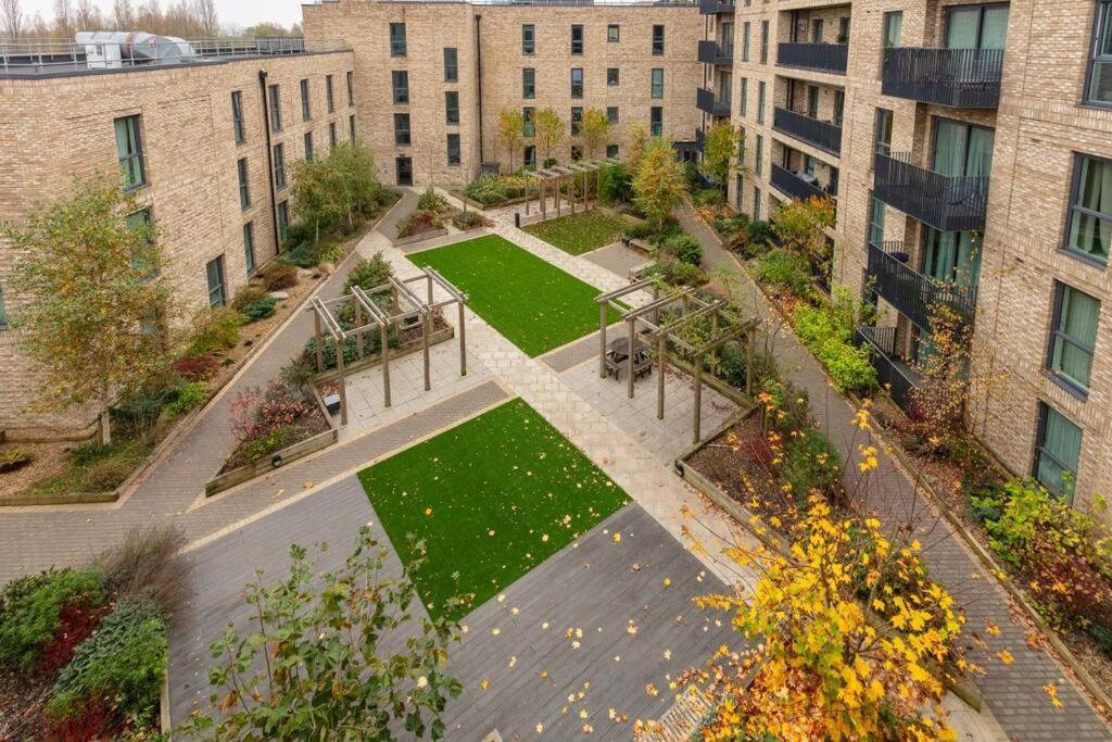 Beautiful Canal Side Apartment - City Centre - Balcony, Secure Parking, Self Check-In, Fast Wifi And Smart Tv With Sky Tv And Netflix By Yoko Property Milton Keynes Exterior foto